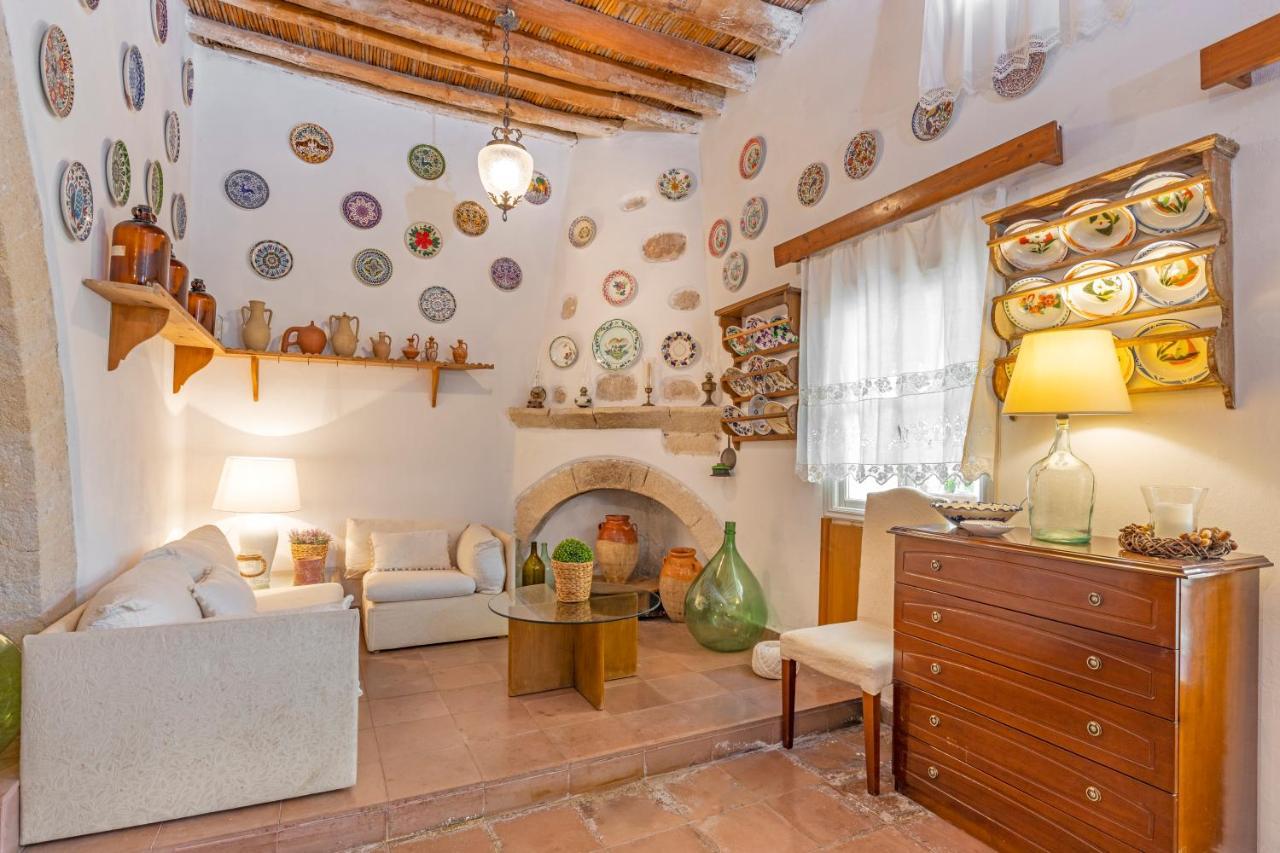 Ferienhaus Hidden Gem Of , Traditional House & Patio