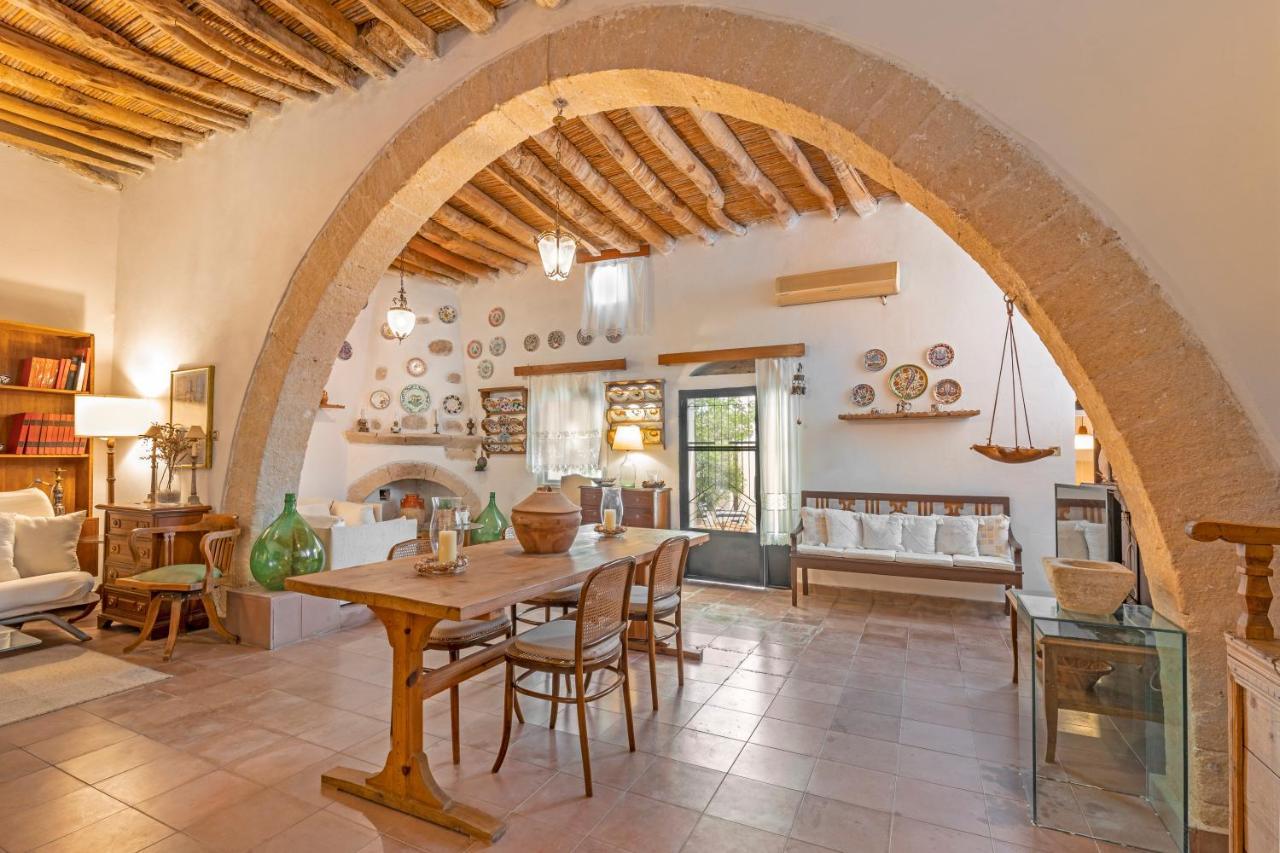 Ferienhaus Hidden Gem Of , Traditional House & Patio Afandou