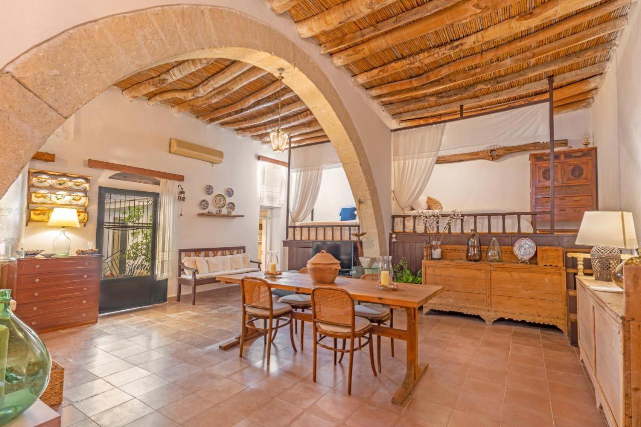 Hidden Gem Of , Traditional House & Patio * Afandou